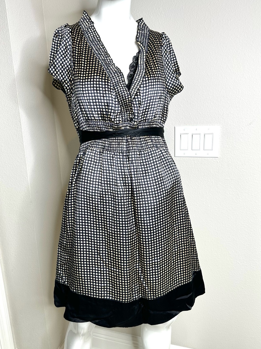 BCBGMaxAzria Silk V-Neck Dress Navy Blue Plaid - Pin Check- Women’s Size S /4-6